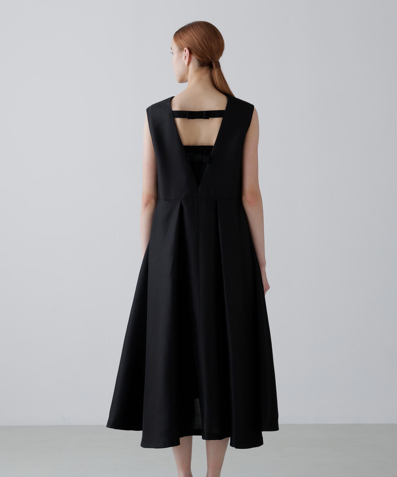 <BLACK LABEL>シルクダブルクロスノースリーブワンピース