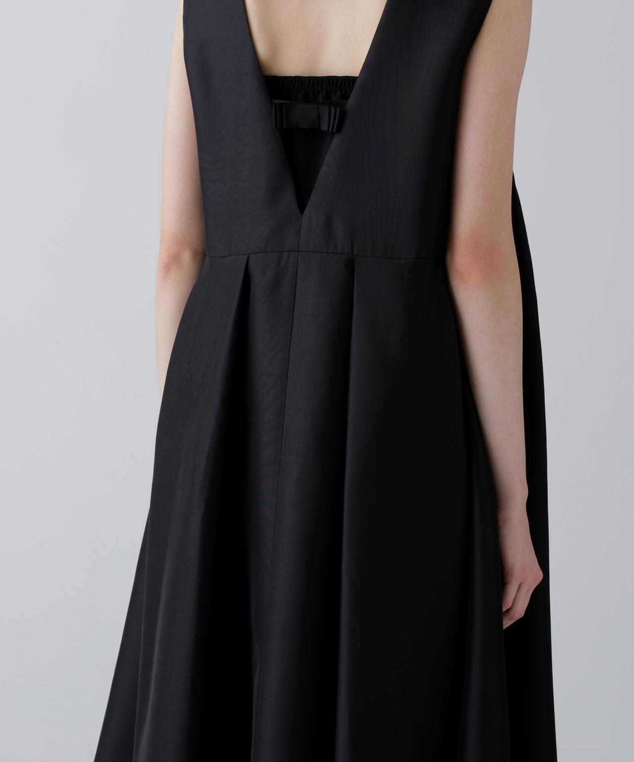 <BLACK LABEL>シルクダブルクロスノースリーブワンピース