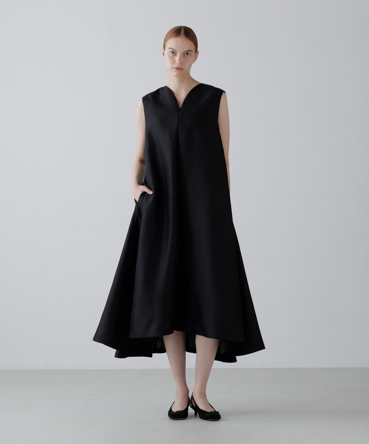 <BLACK LABEL>シルクダブルクロスノースリーブワンピース