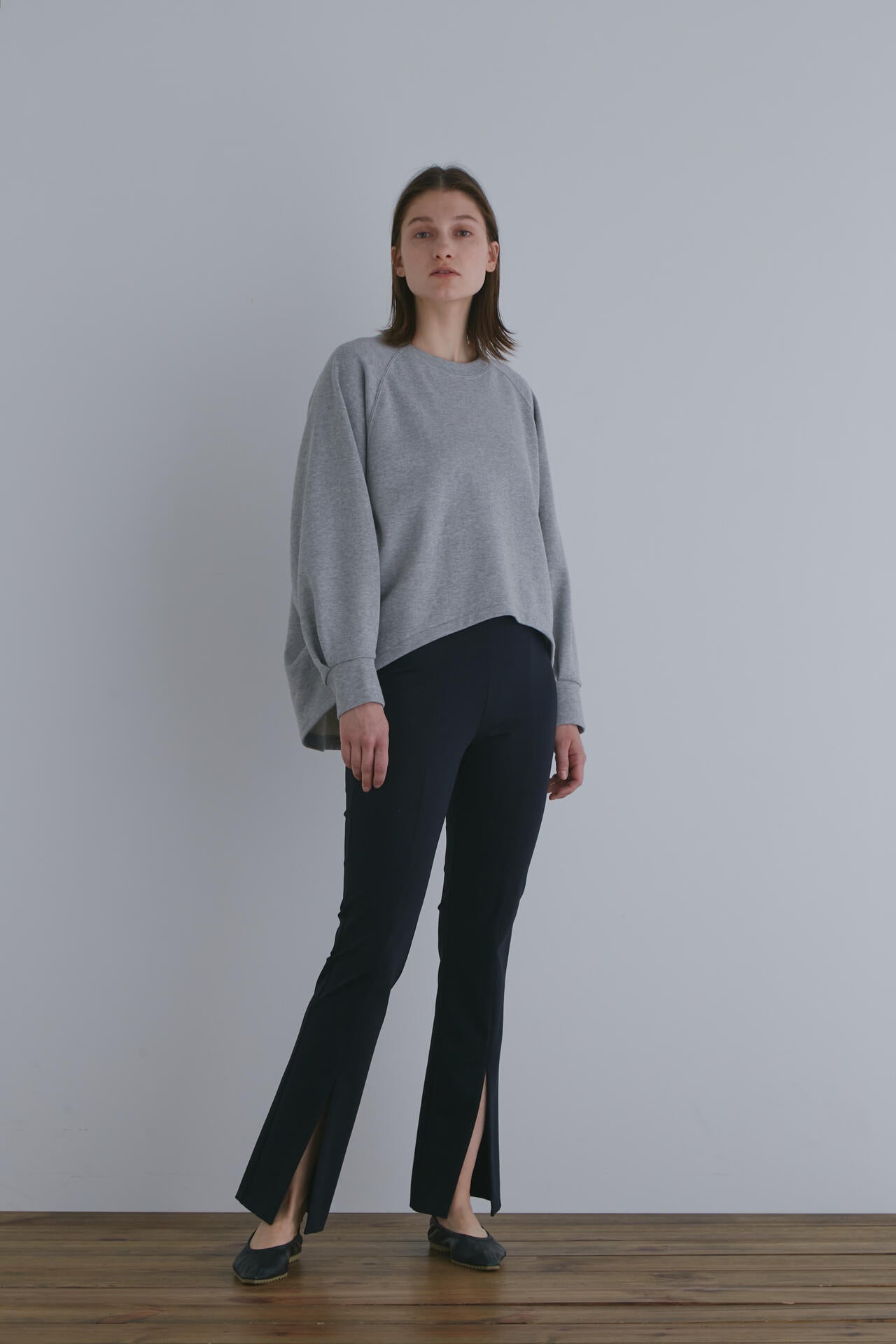 【EC限定】ハイストレッチフロントスリットパンツ(+10cm丈)