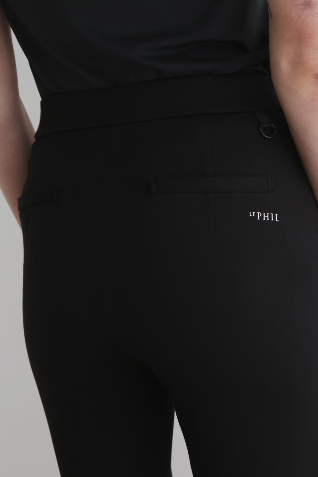 《LE PHIL SPORTS》ストレッチサーモポンチパンツ