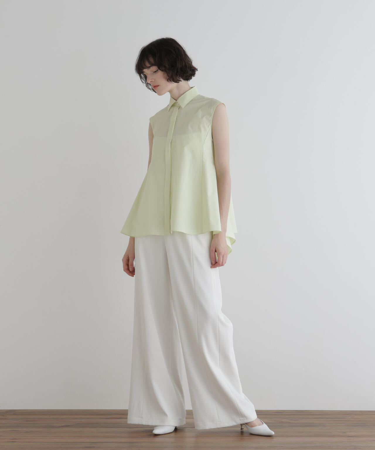 身長177cm B81 W59 H89 着用サイズ:F