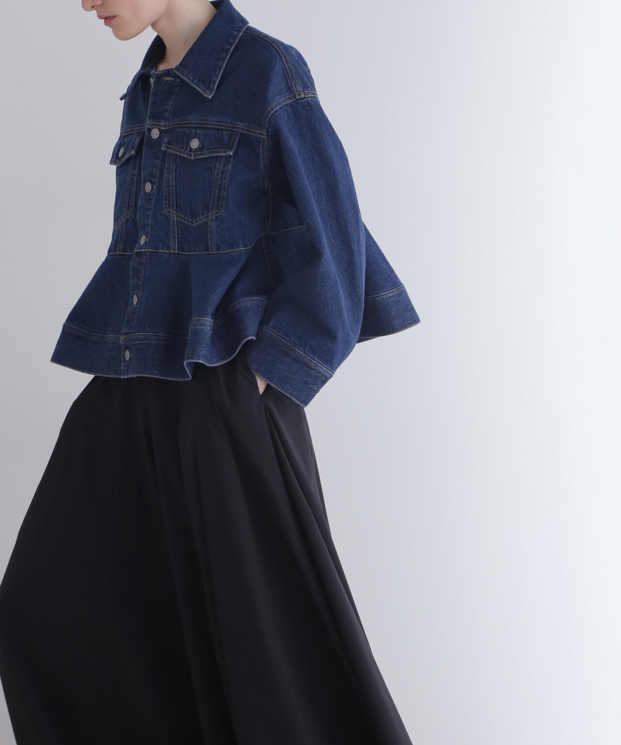 身長177cm B81 W59 H89 着用サイズ:F
