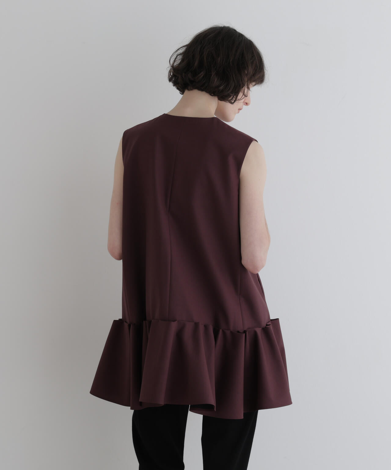 身長177cm B81 W59 H89 着用サイズ:F