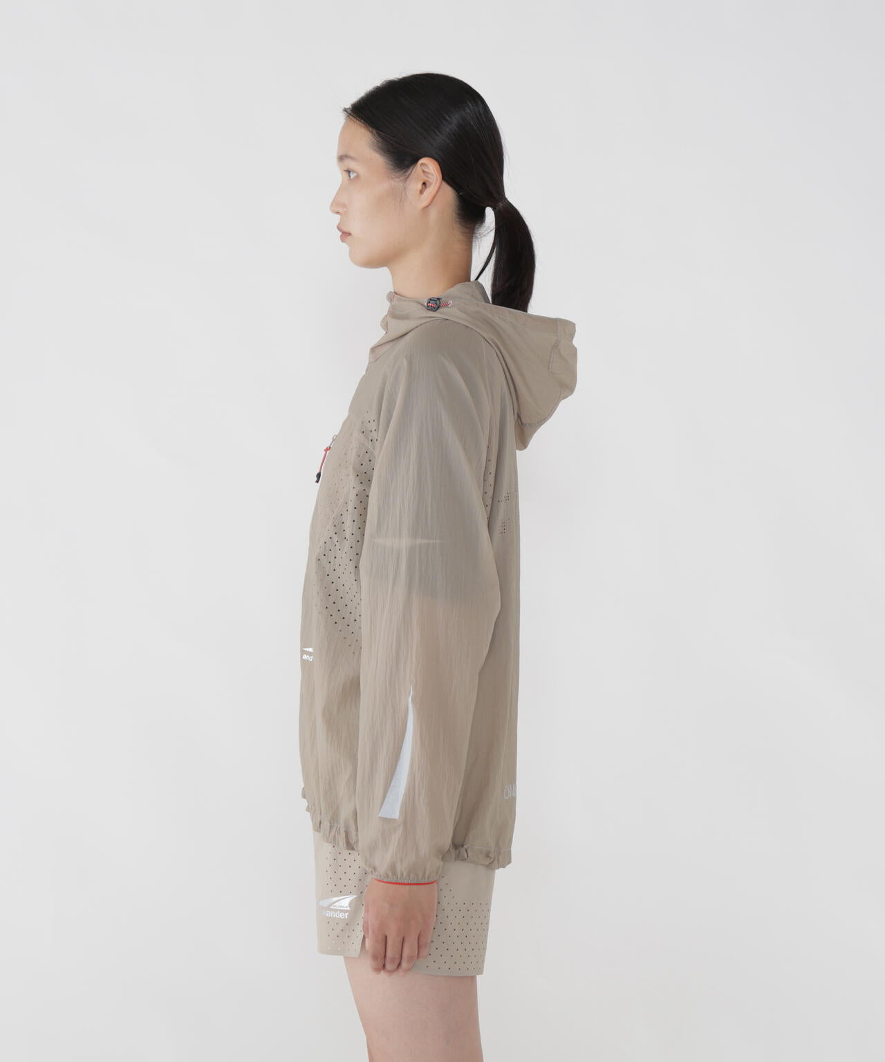 Altra × and wander ventilation wind jacket