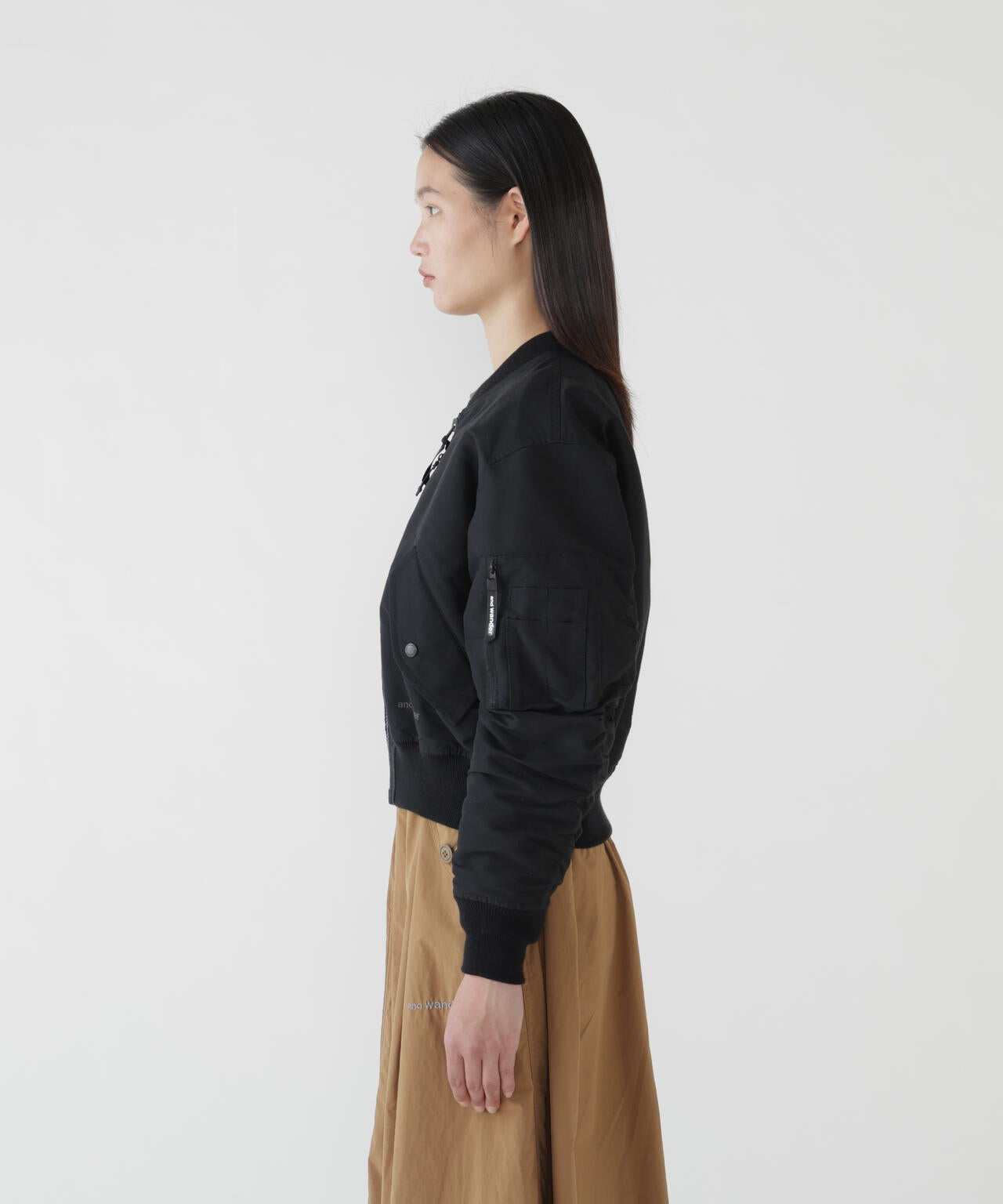 Height:178cm Bust:84cm Waist:60cm Hips:88cm 着用サイズ:WM