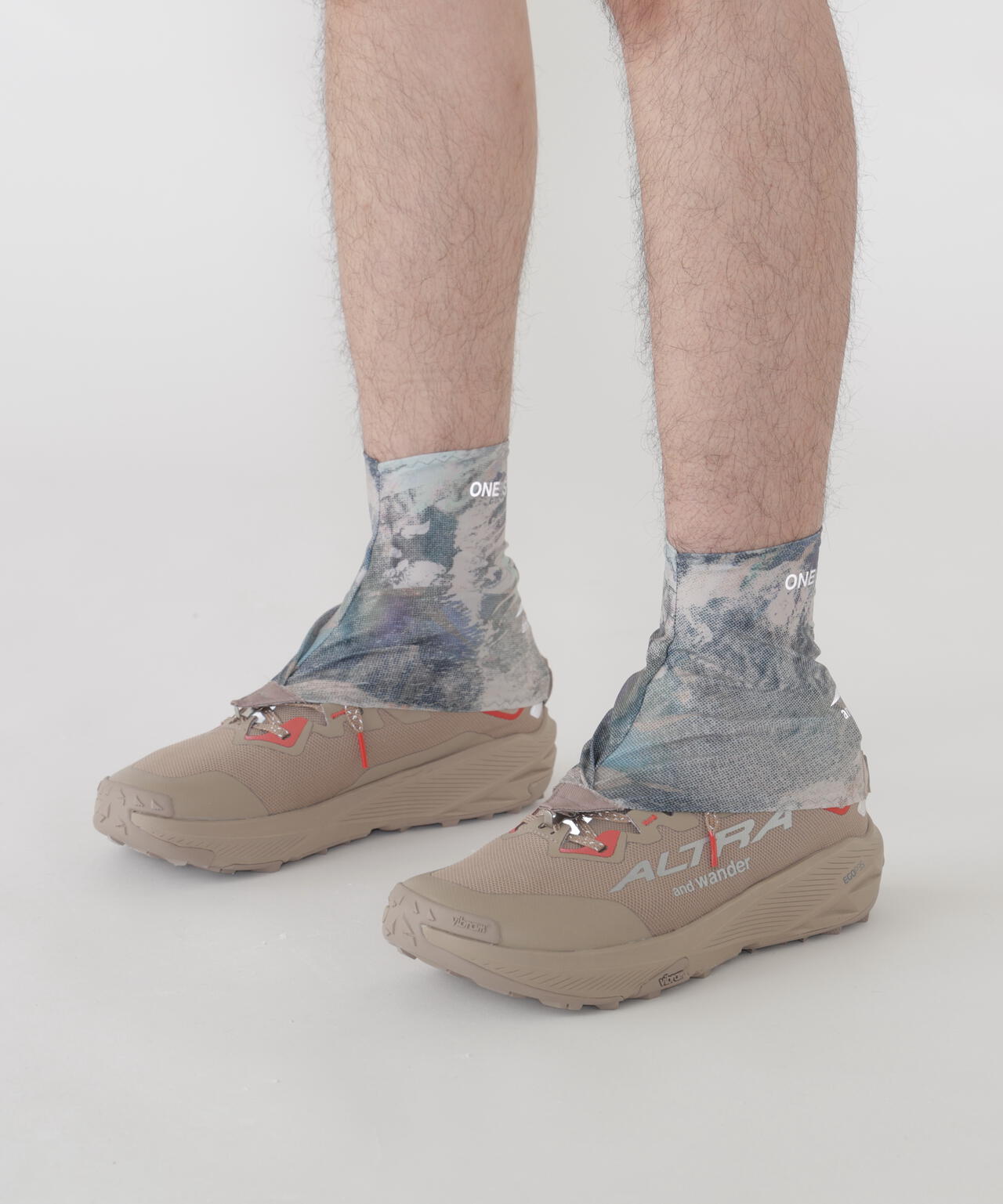 Altra × and wander graphic trail gaiter