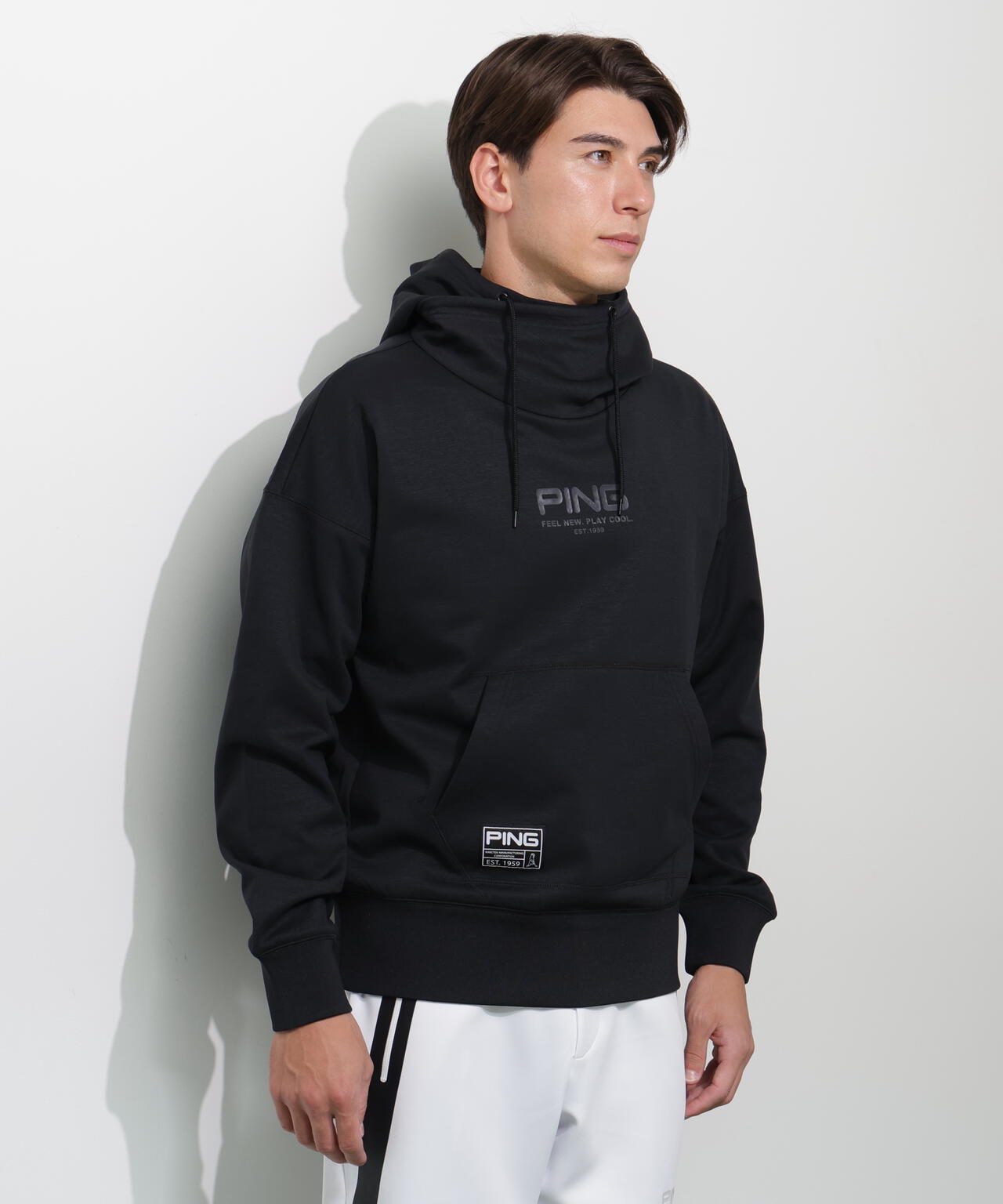 【PING APPAREL】全方向ストレッチ 接結裏メッシュスウェットフーディプルオーバー <GOLD> (MENS)
