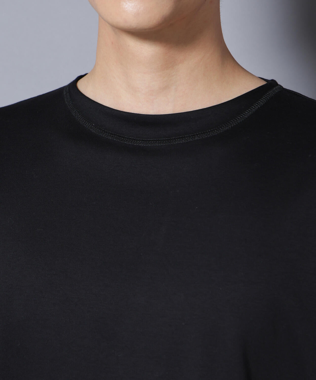 「NJ/CLUB」モクロディ ボートネック サイドスリットTシャツ