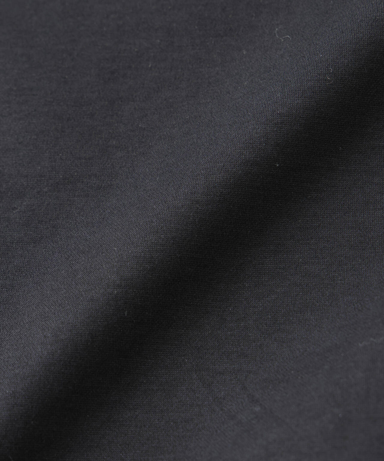 「NJ/CLUB」モクロディ ボートネック サイドスリットTシャツ