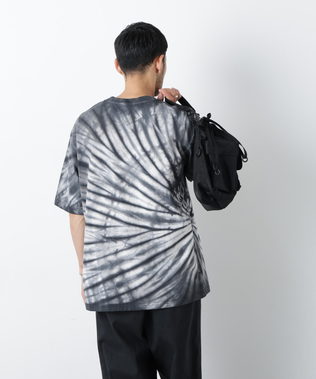ブラックタイダイTシャツ