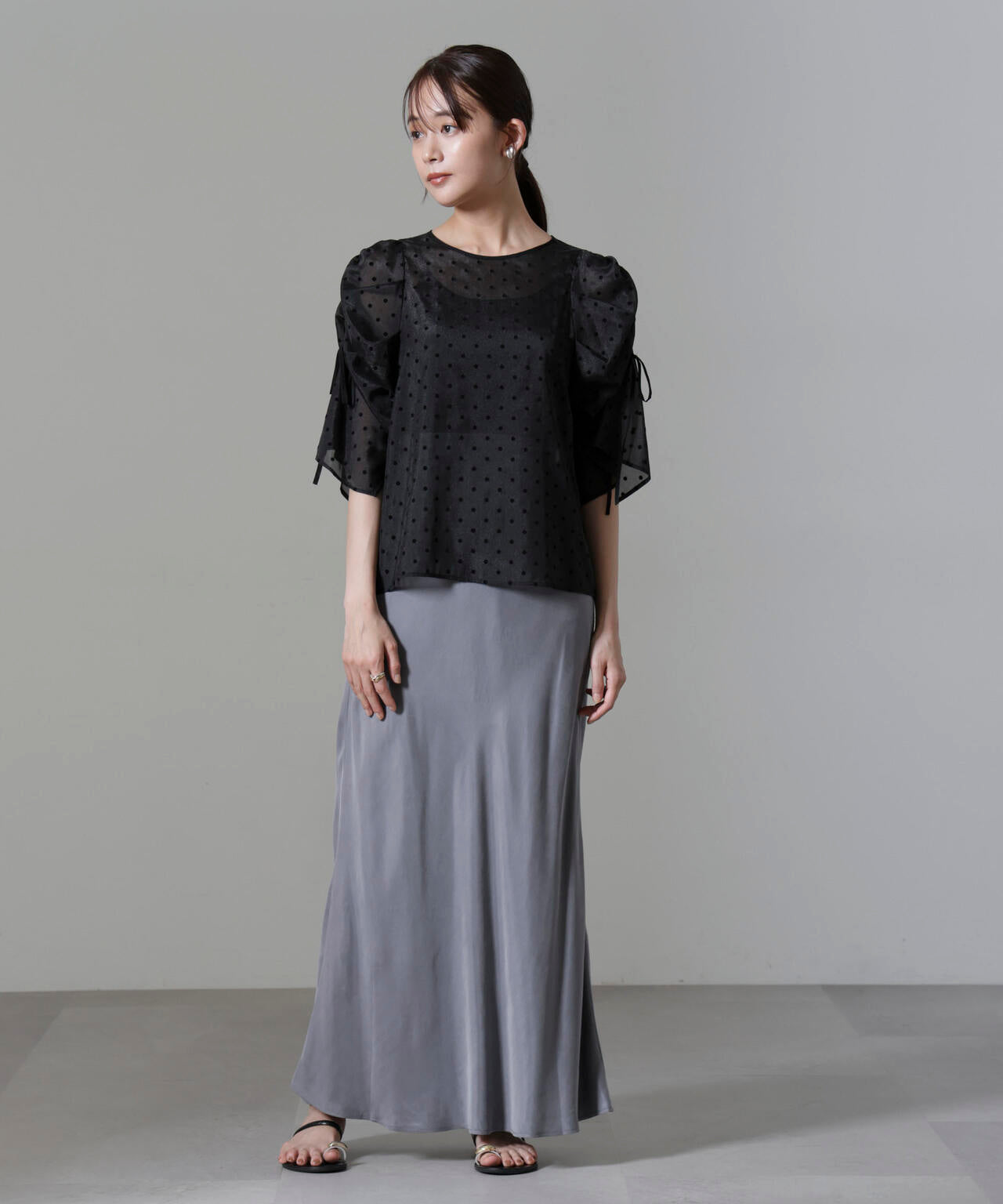 フロッキードットリボンスリーブブラウス