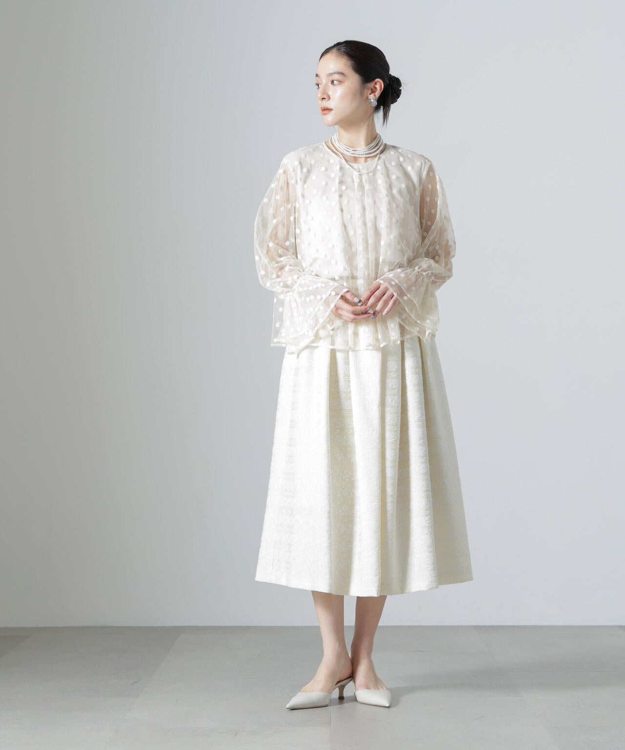チュールドットブラウス
