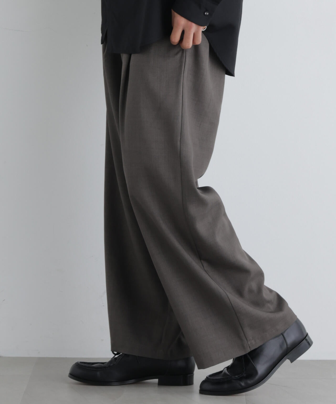 180cm B:89 W:70 H:91 着用サイズ:L
