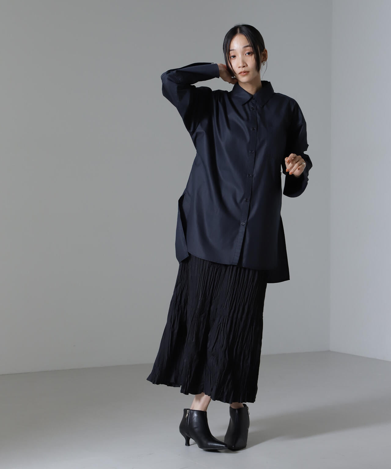 サイドタブ付ワイドスリーブシャツ
