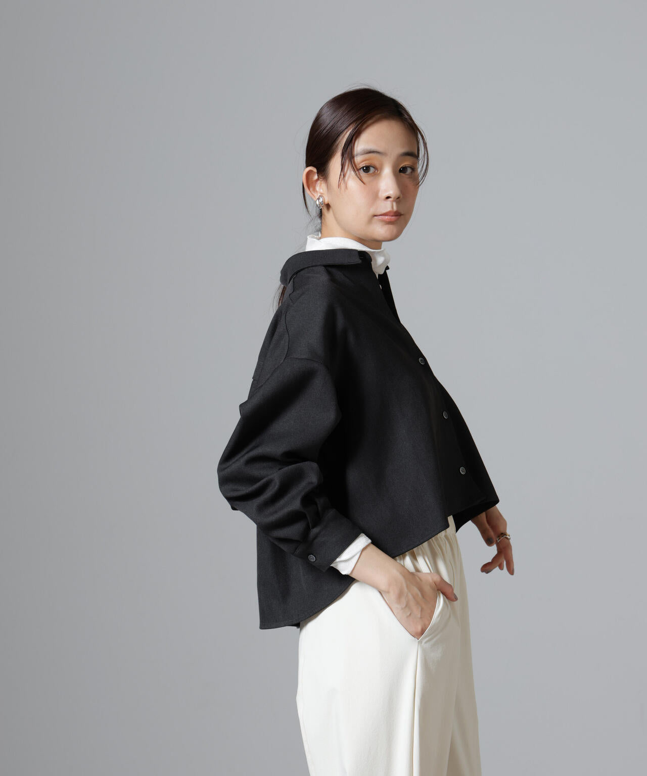 バックコンシャスクロップドシャツ(セットアップ可)