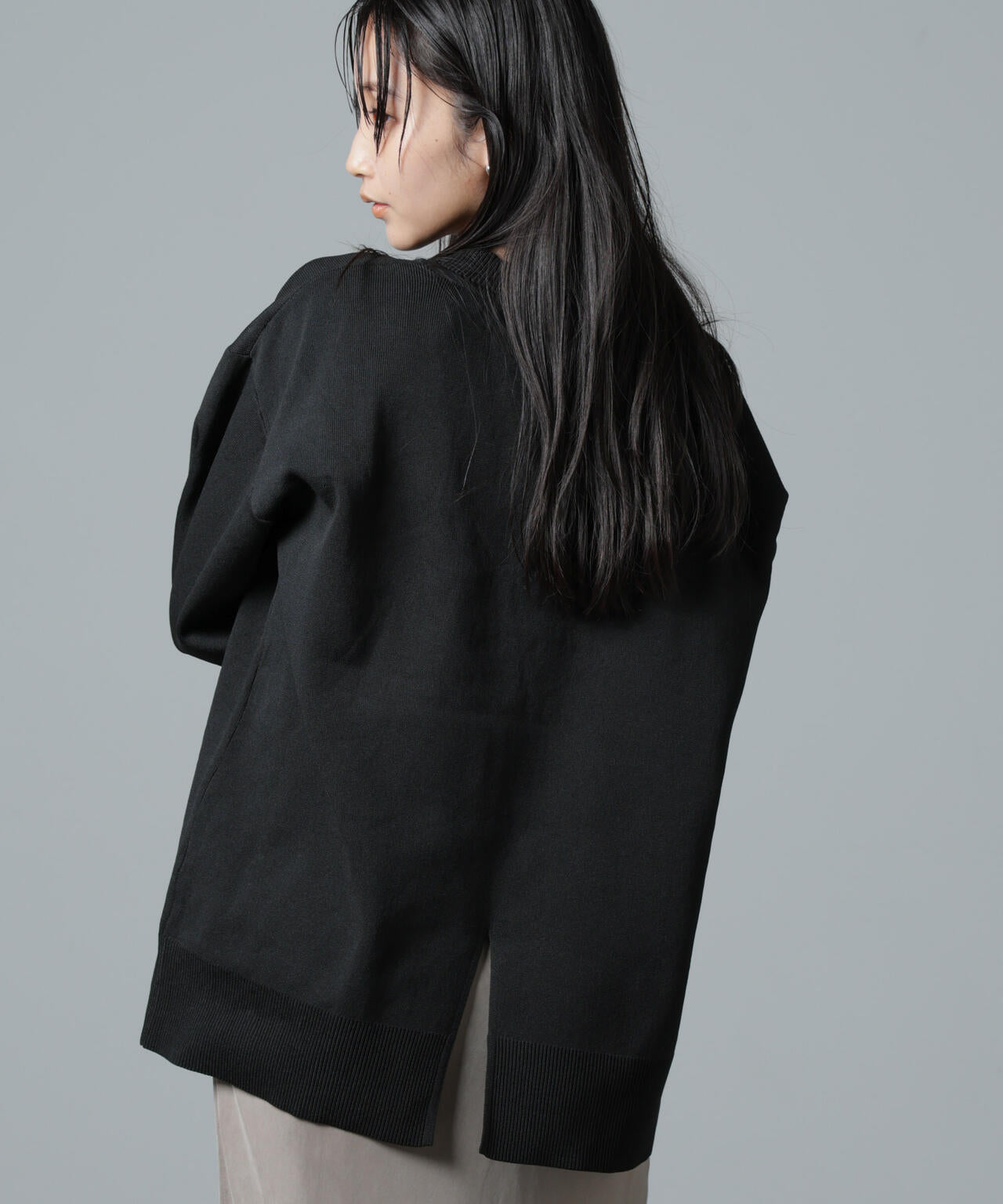洗濯機洗い可Vネックバックスリットニットトップス