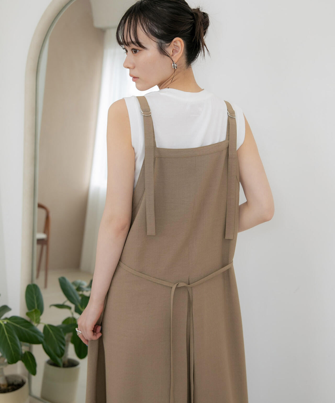 WEB限定/多機能素材 前後2wayショルダーストラップワンピース