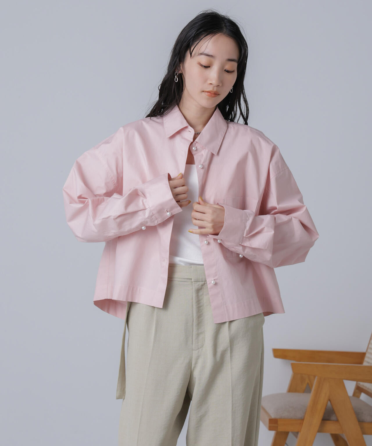 WEB限定/パールボタンクロップドシャツ