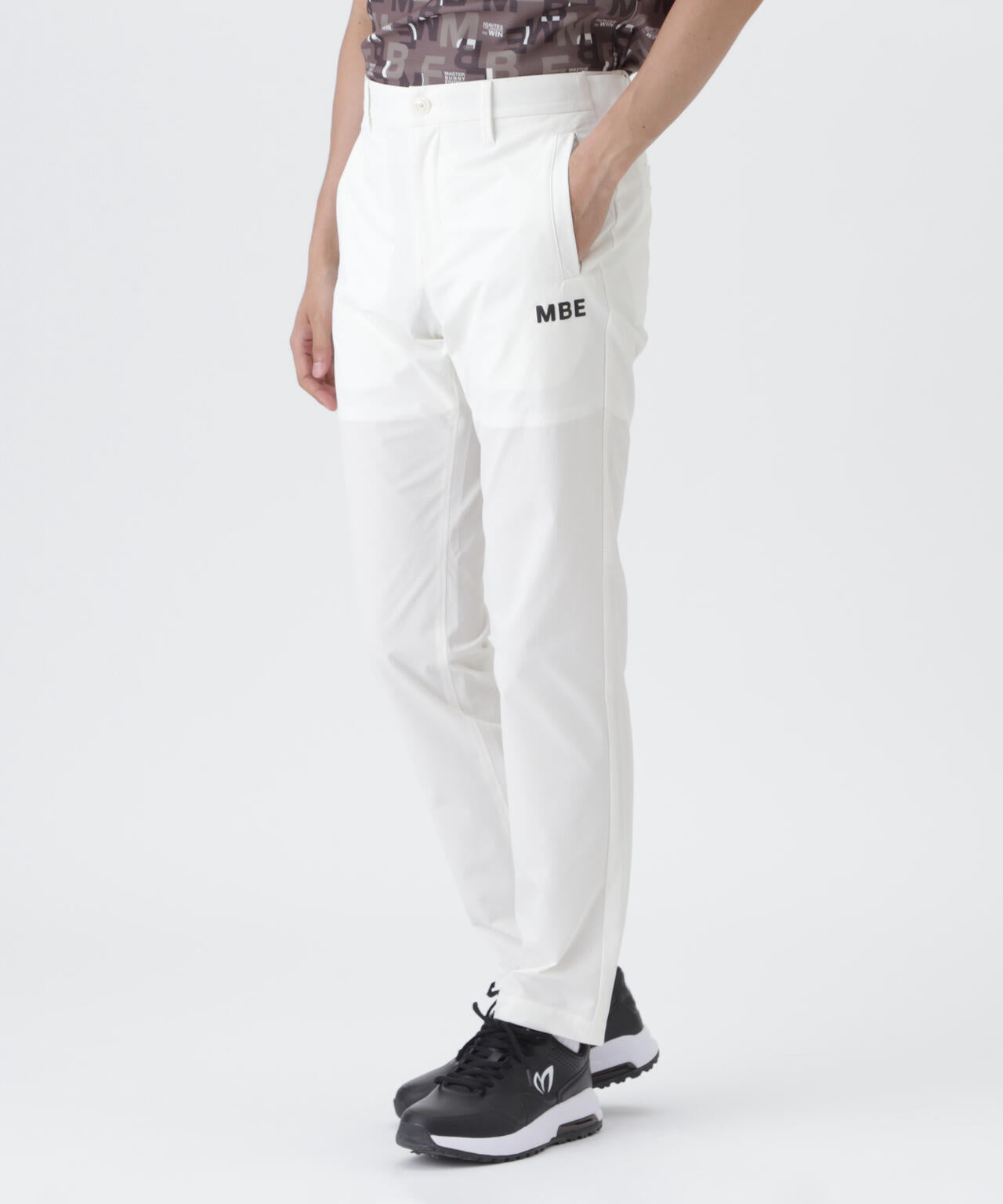 H:182cm/C:93/W:77/H:91 着用サイズ:5