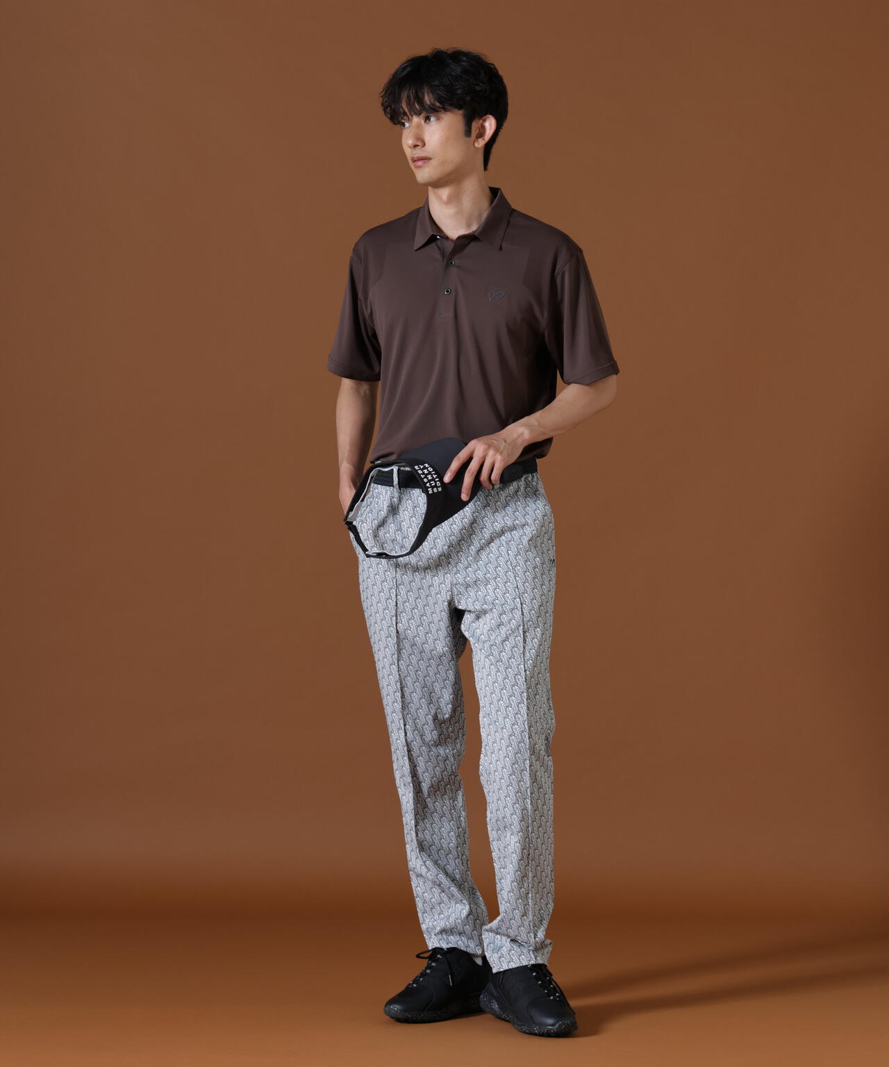 H:182cm/C:93/W:77/H:91 着用サイズ:5
