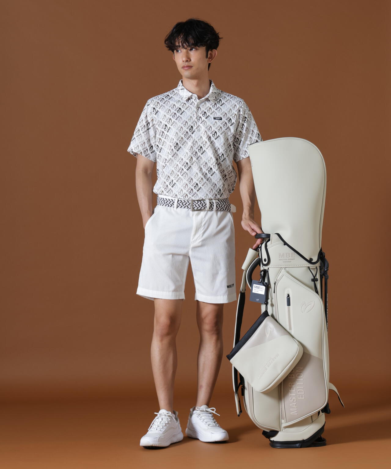 H:182cm/C:93/W:77/H:91 着用サイズ:5