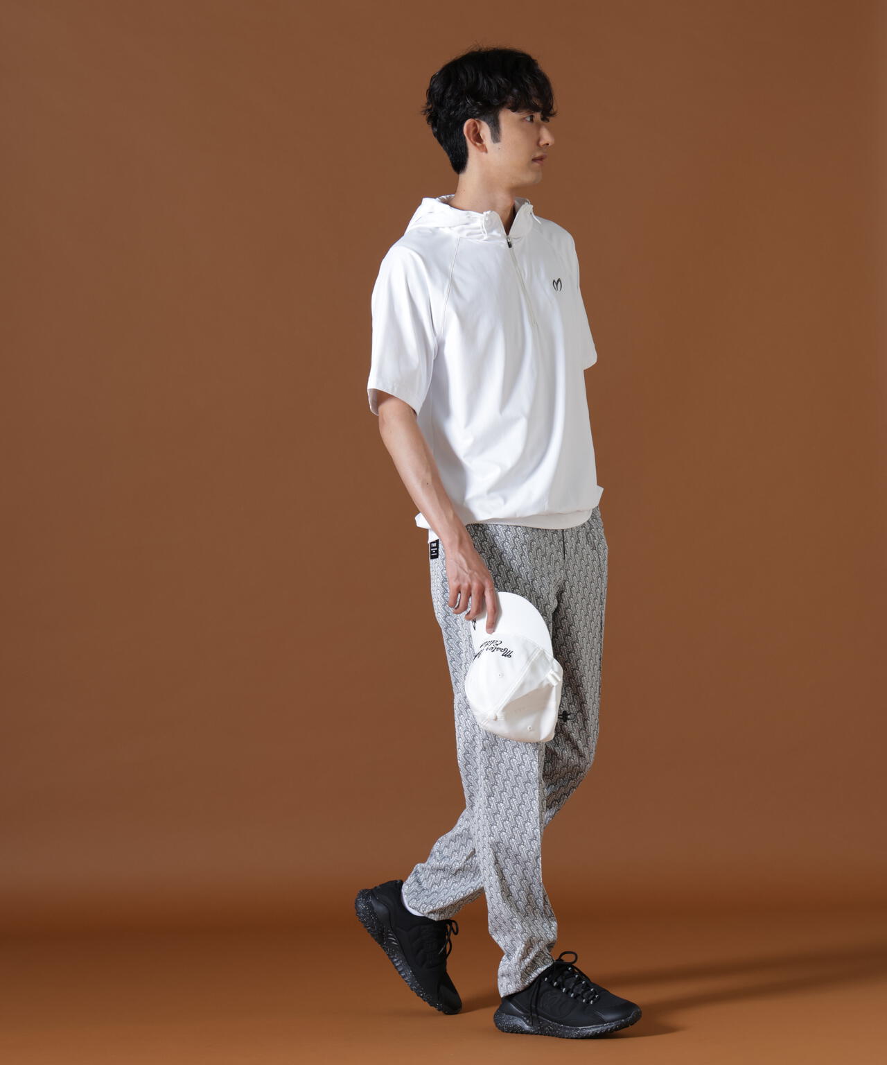 H:182cm/C:93/W:77/H:91 着用サイズ:5