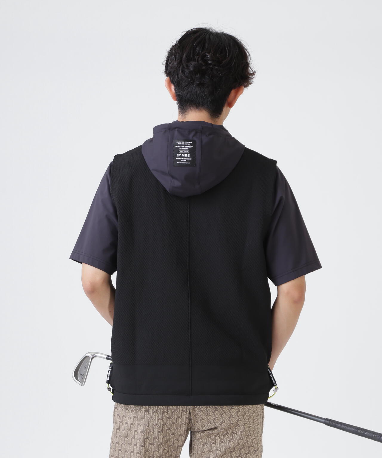 H:182cm/C:93/W:77/H:91 着用サイズ:5