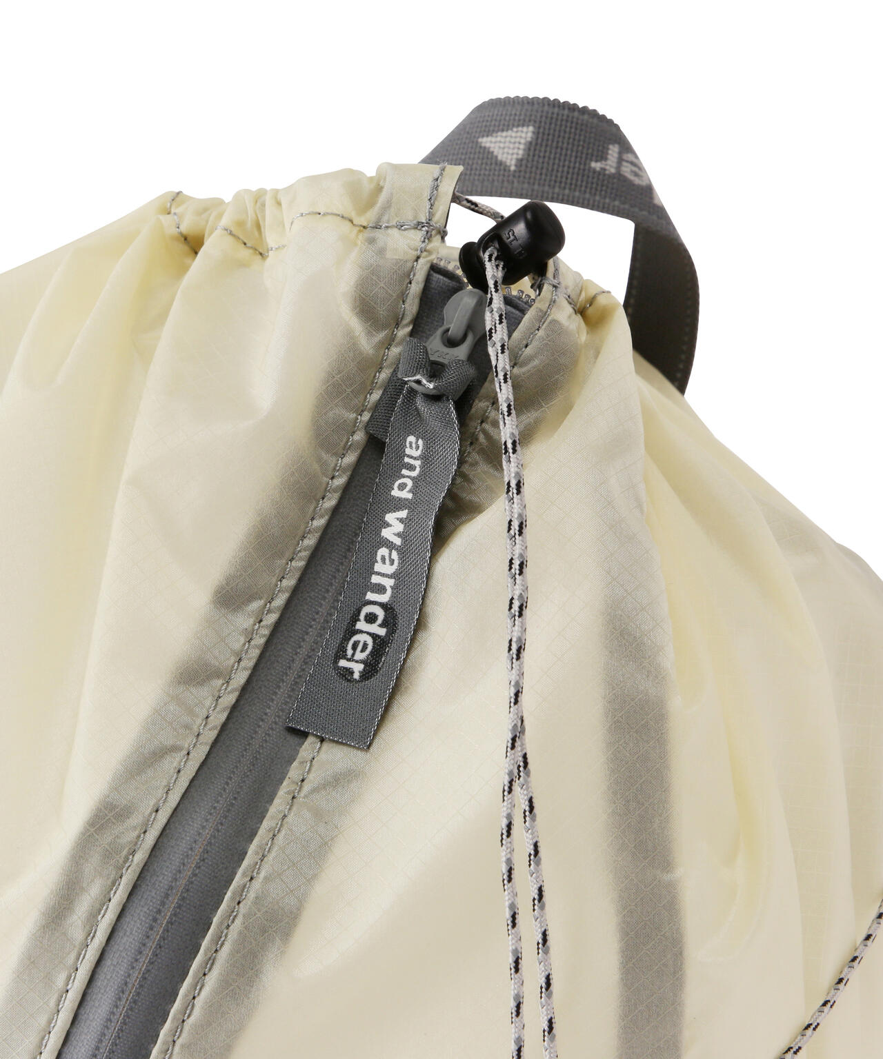 and wander/アンドワンダー sil daypack