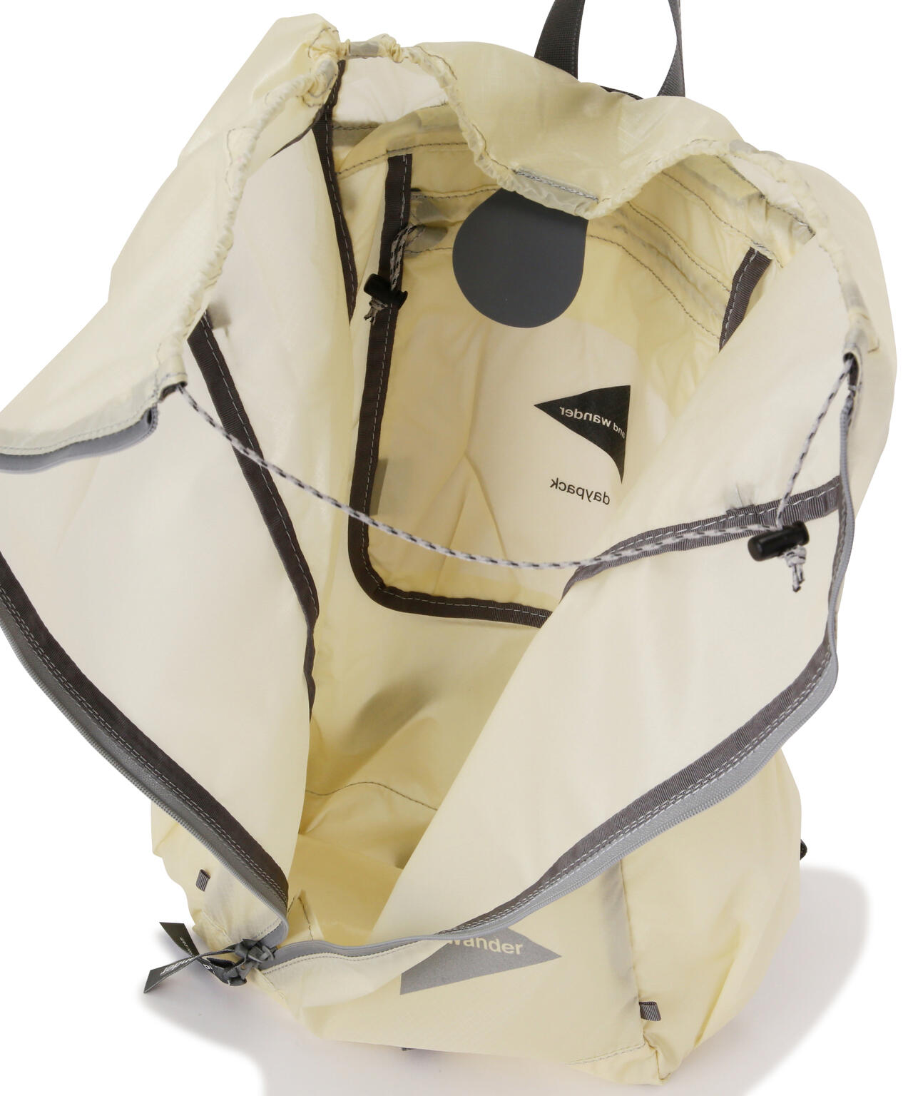 and wander/アンドワンダー sil daypack