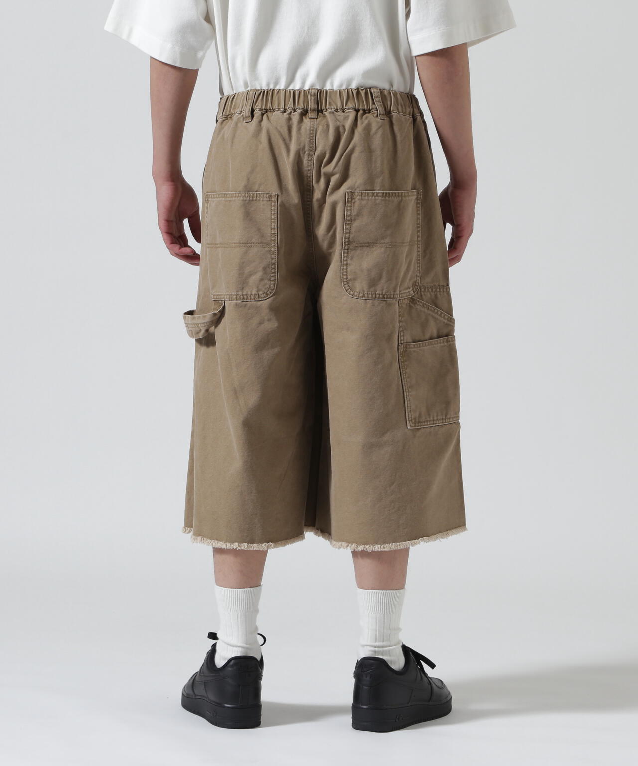 Height 178 Chest 92 Waist 76 hips 95 Shoes 27.0 着用サイズ:L