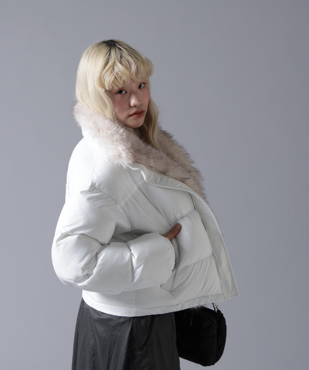 B omnivore/ビーオムニボー NYLON FUR STAND BLOUSON