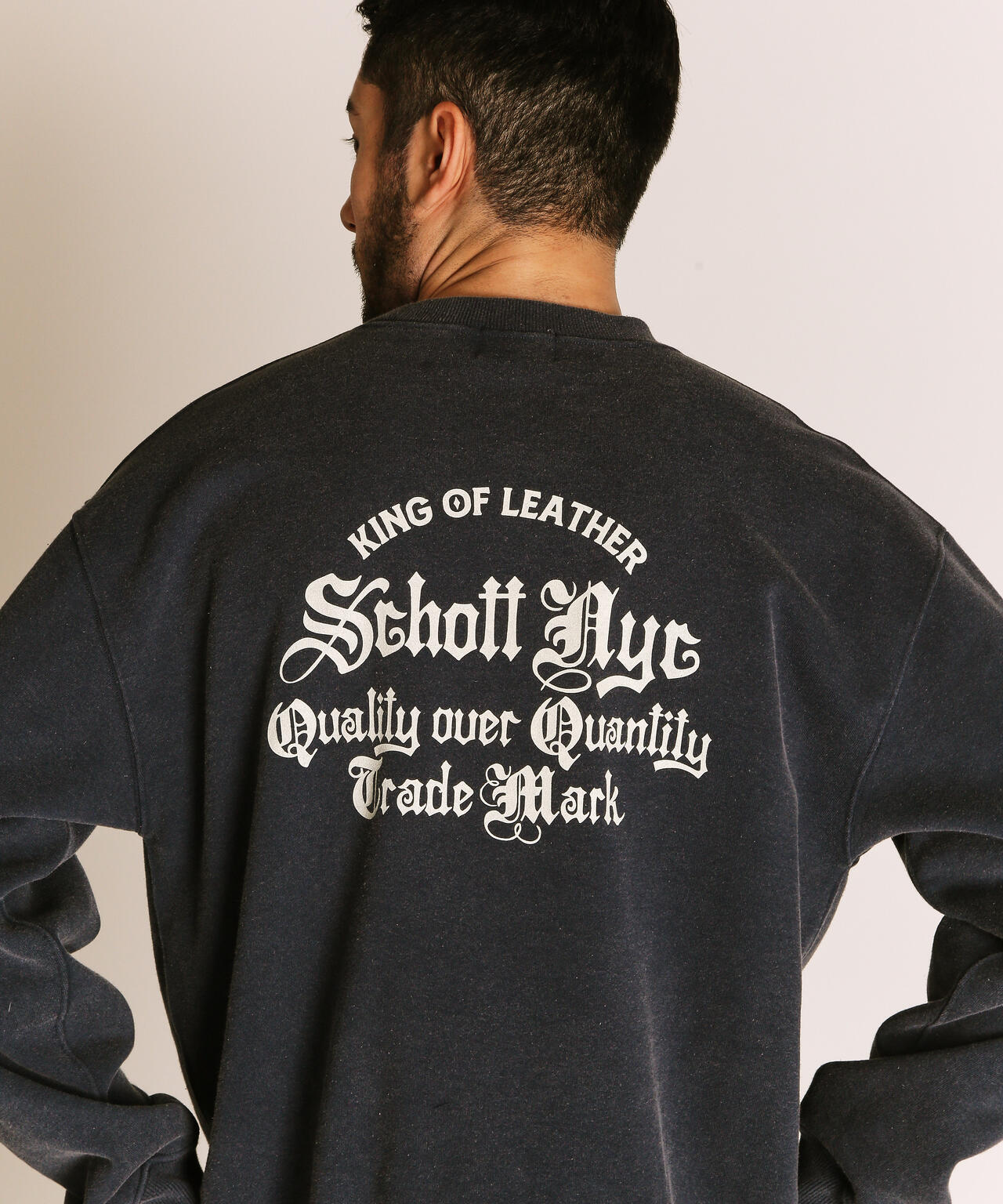 QUALITY OVER QUANTITY CREW SWEAT/クオリティ オーバー クアンティティ クルースウェット