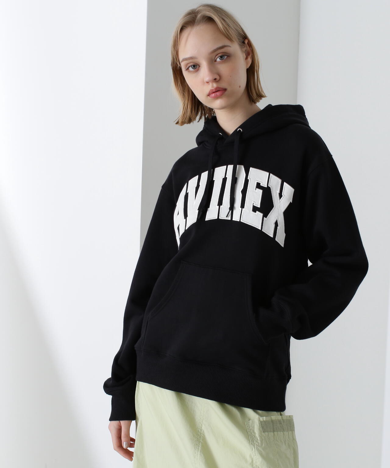 《DAILY/デイリー》PULLOVER SWEAT PARKA LOGO / プルオーバー スウェット パーカー ロゴ / AVIREX