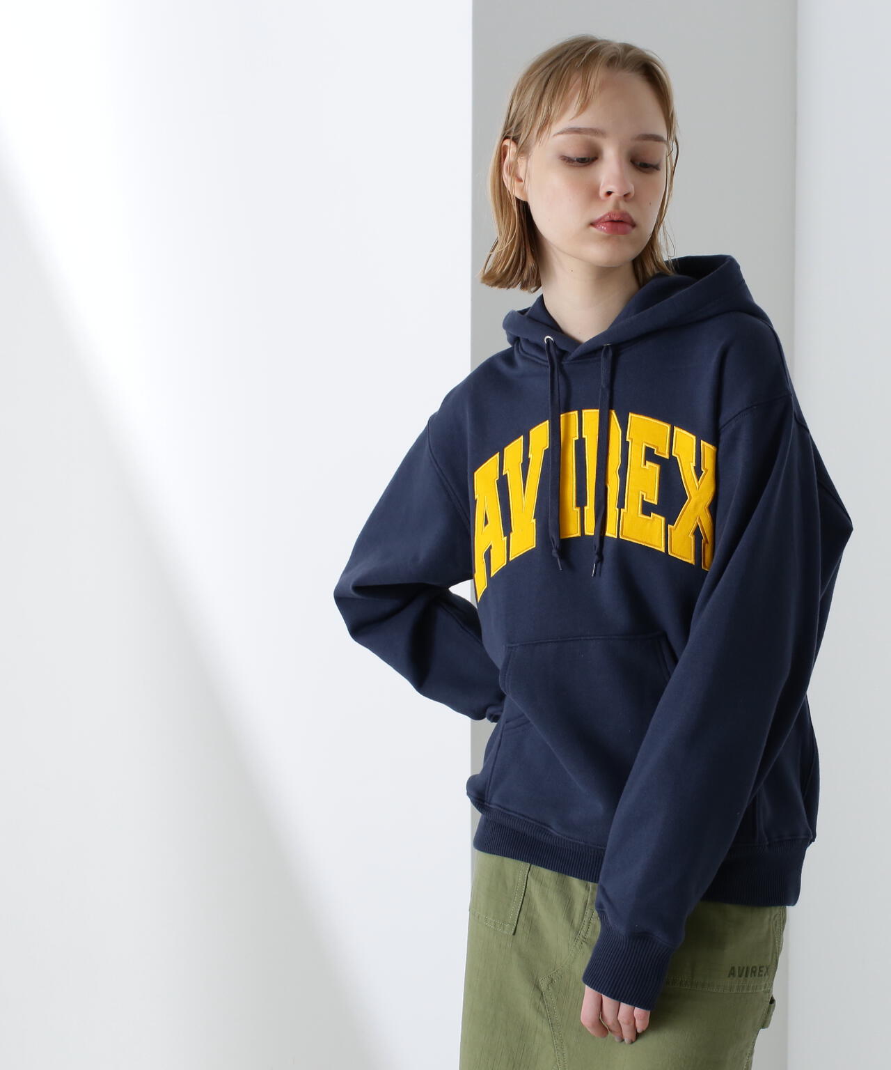 《DAILY/デイリー》PULLOVER SWEAT PARKA LOGO / プルオーバー スウェット パーカー ロゴ / AVIREX