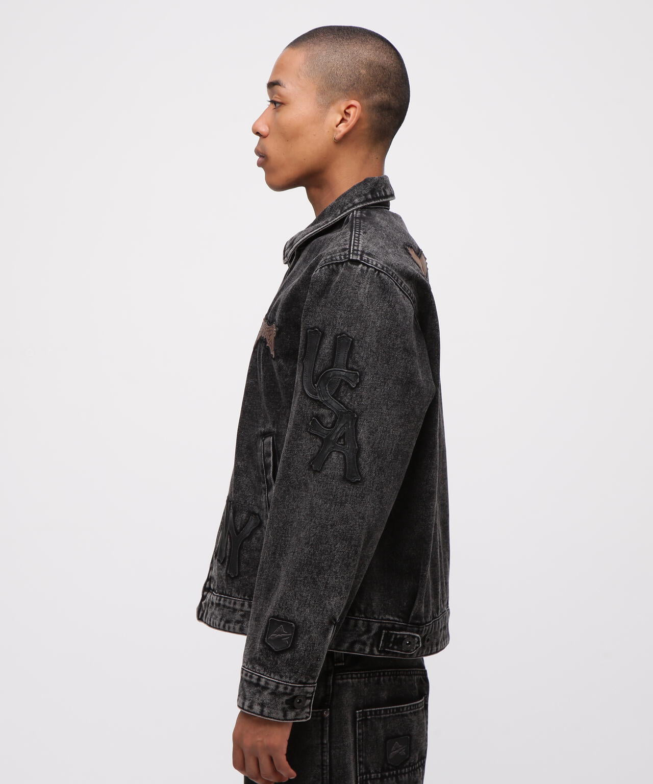 LEATHER PATCH DENIM JACKET