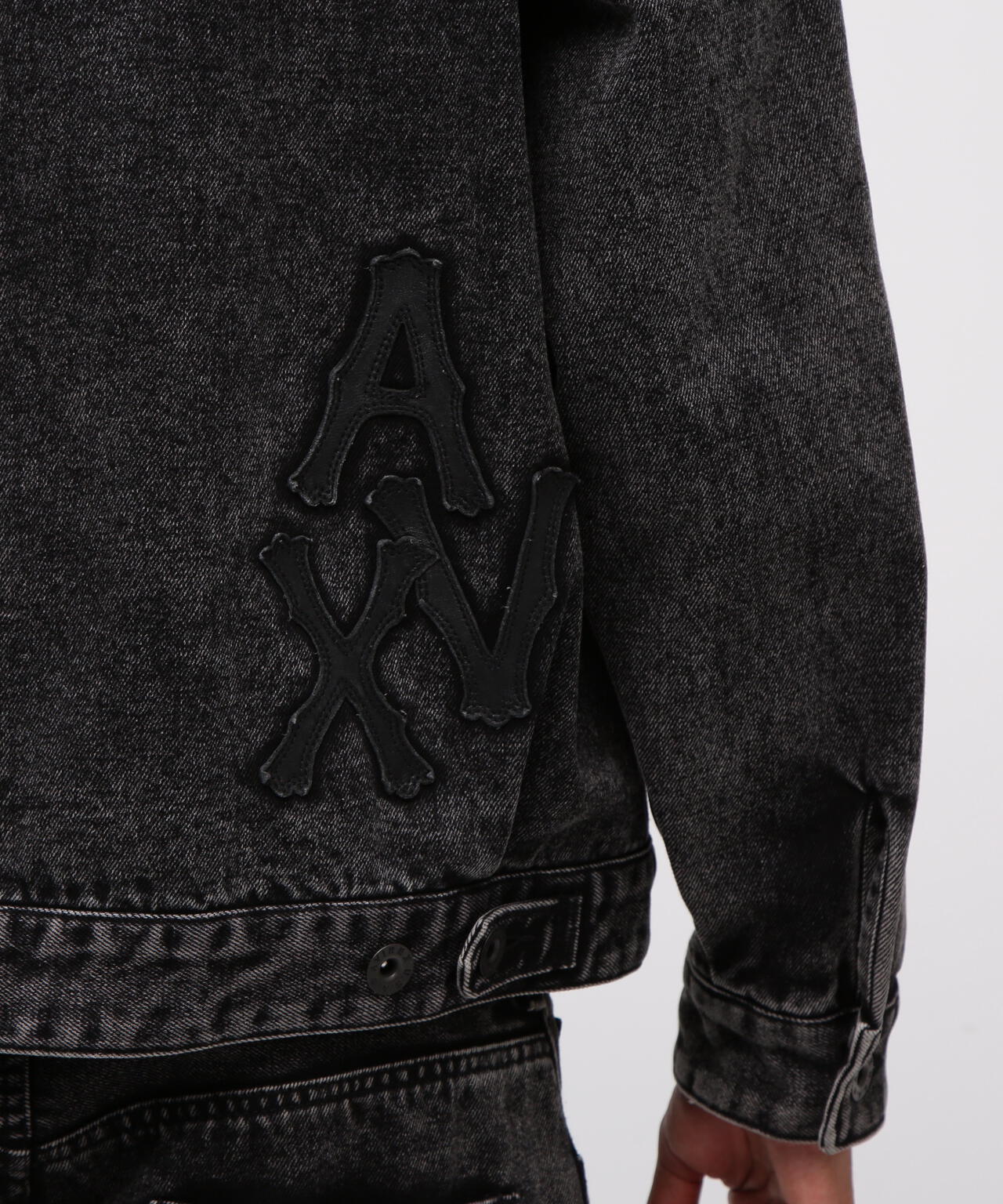 LEATHER PATCH DENIM JACKET