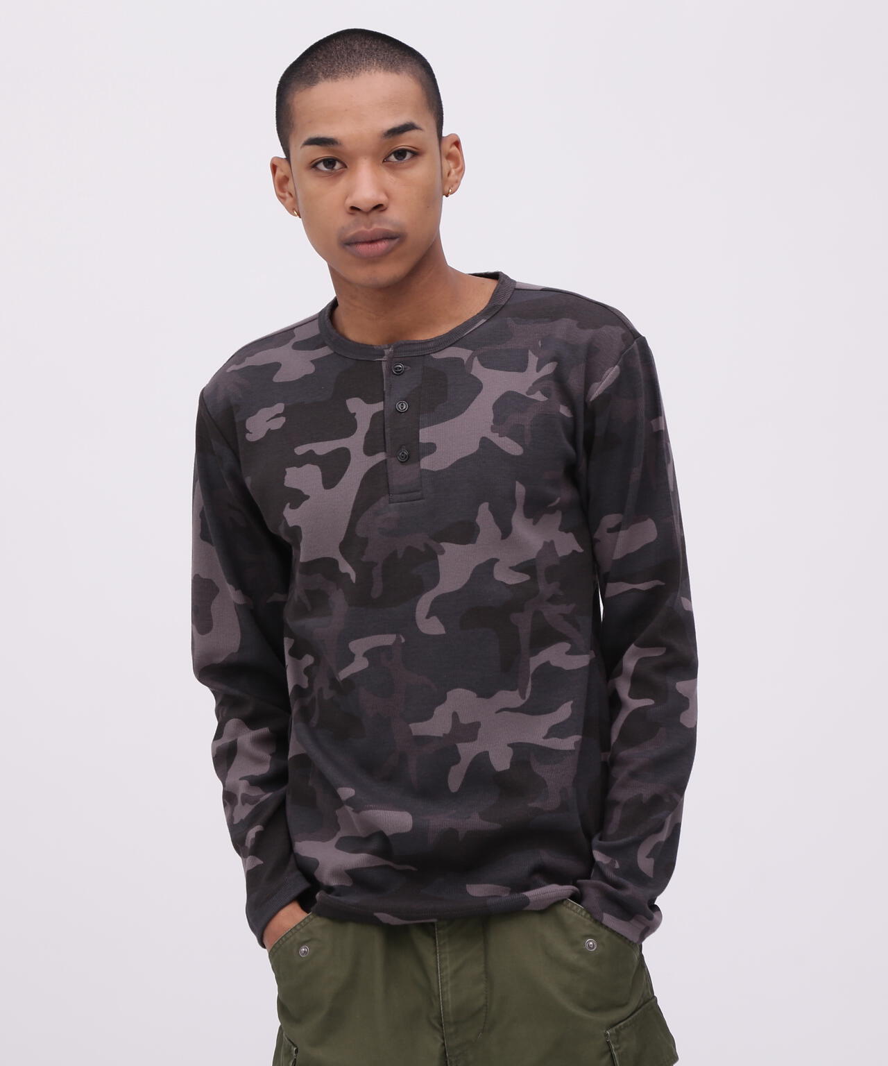 《DAILY/デイリー》RIB LONG SLEEVE HENLEY NECK T-SHIRT ”CAMOUFLAGE”