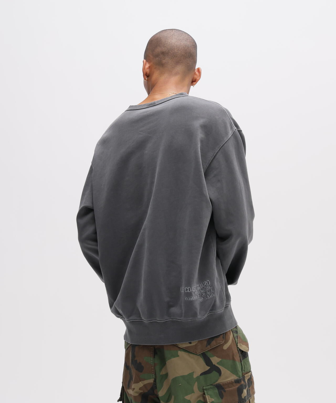 FADED MIL.POCKET CREWNECK SWEAT