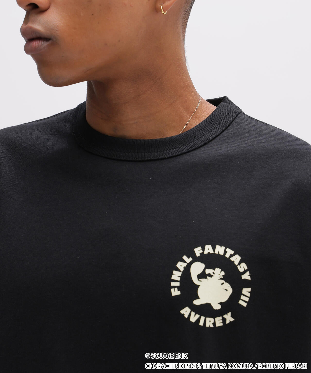 《AVIREX × FINAL FANTASY VII REMAKE》CREW NECK T-SHIRT ”CaitSith&MOOGLE”
