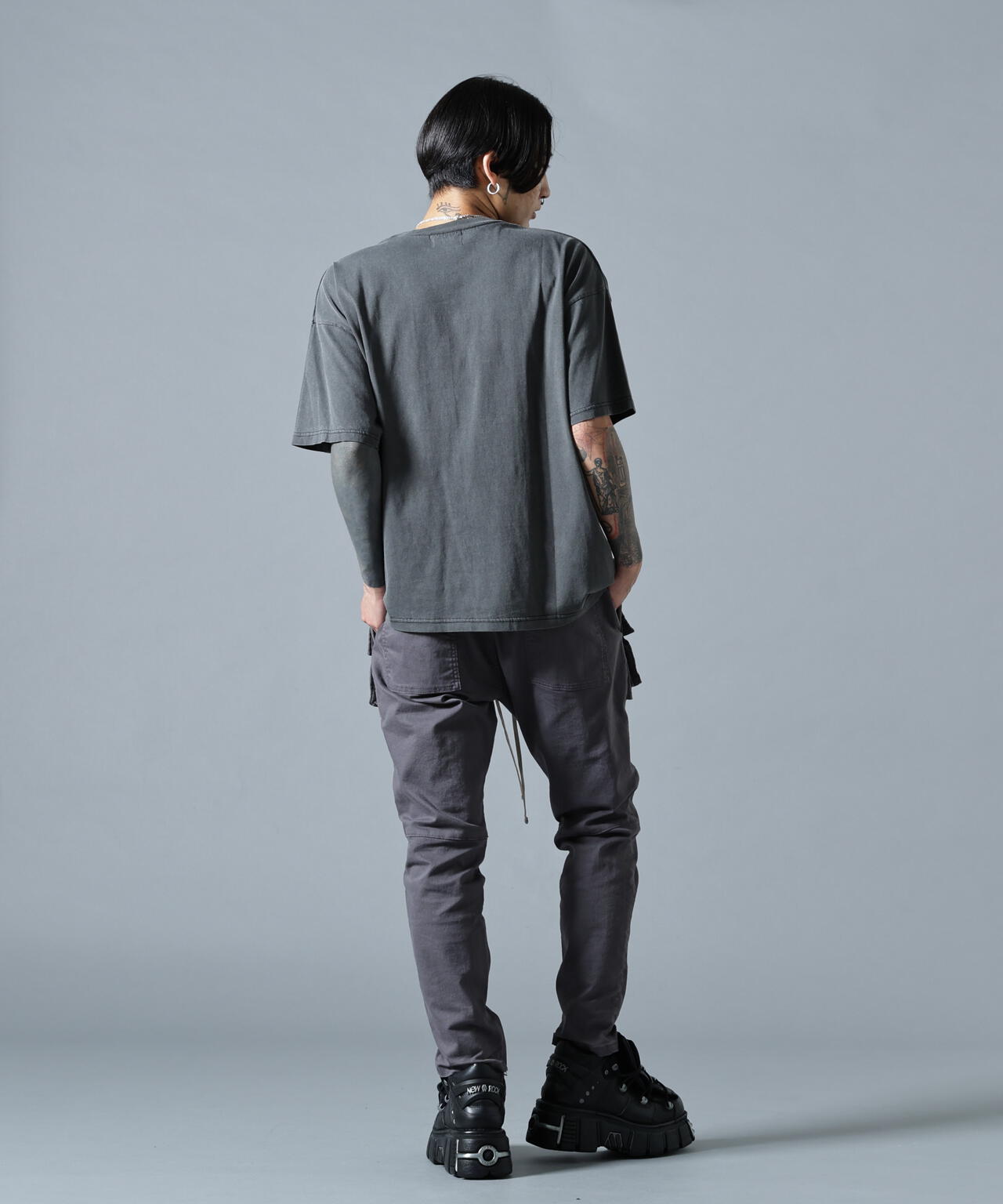 180cm B:87 W:66 H:84 着用サイズ:L