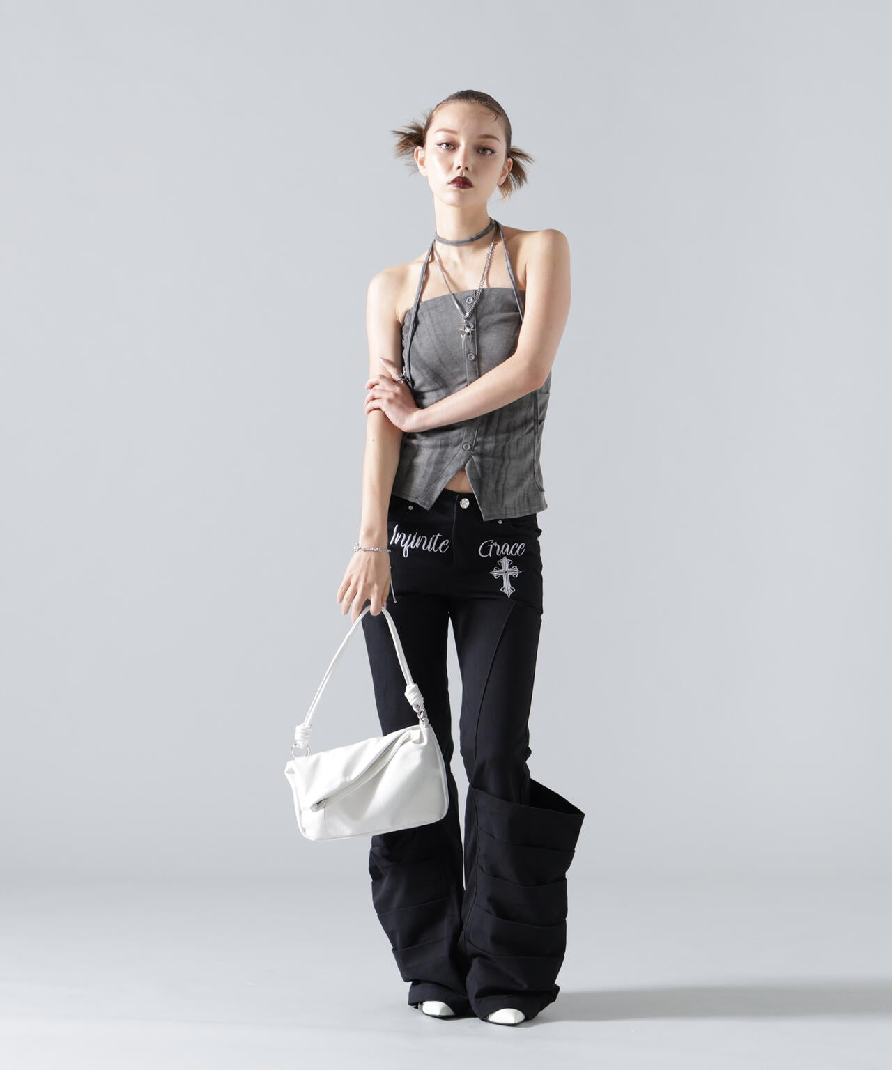MAVYTH/メヴィス/CROSS FLARE TUCK PANTS