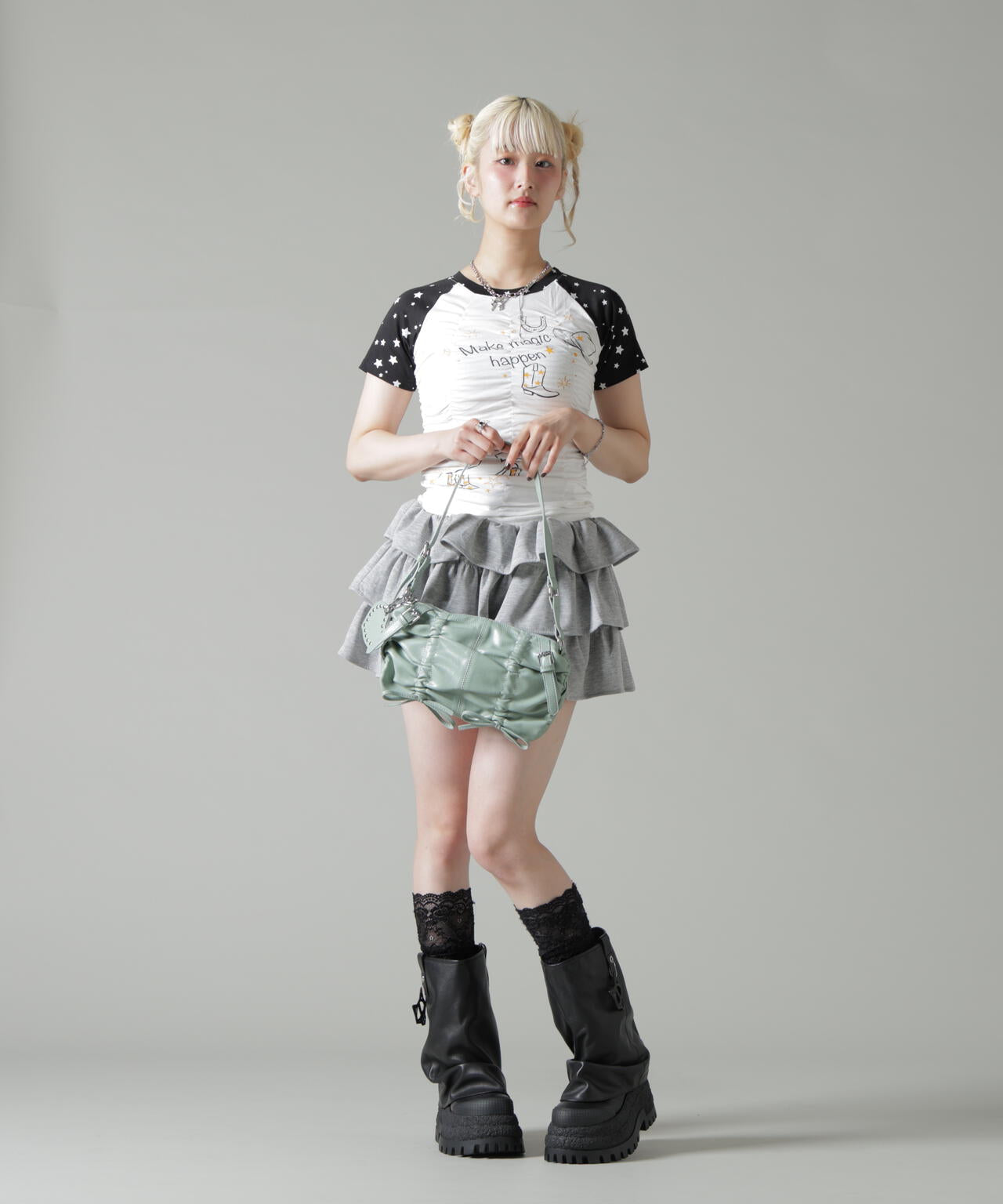 H:169cm B:79cm W:69cm H:89cm 着用サイズ:F
