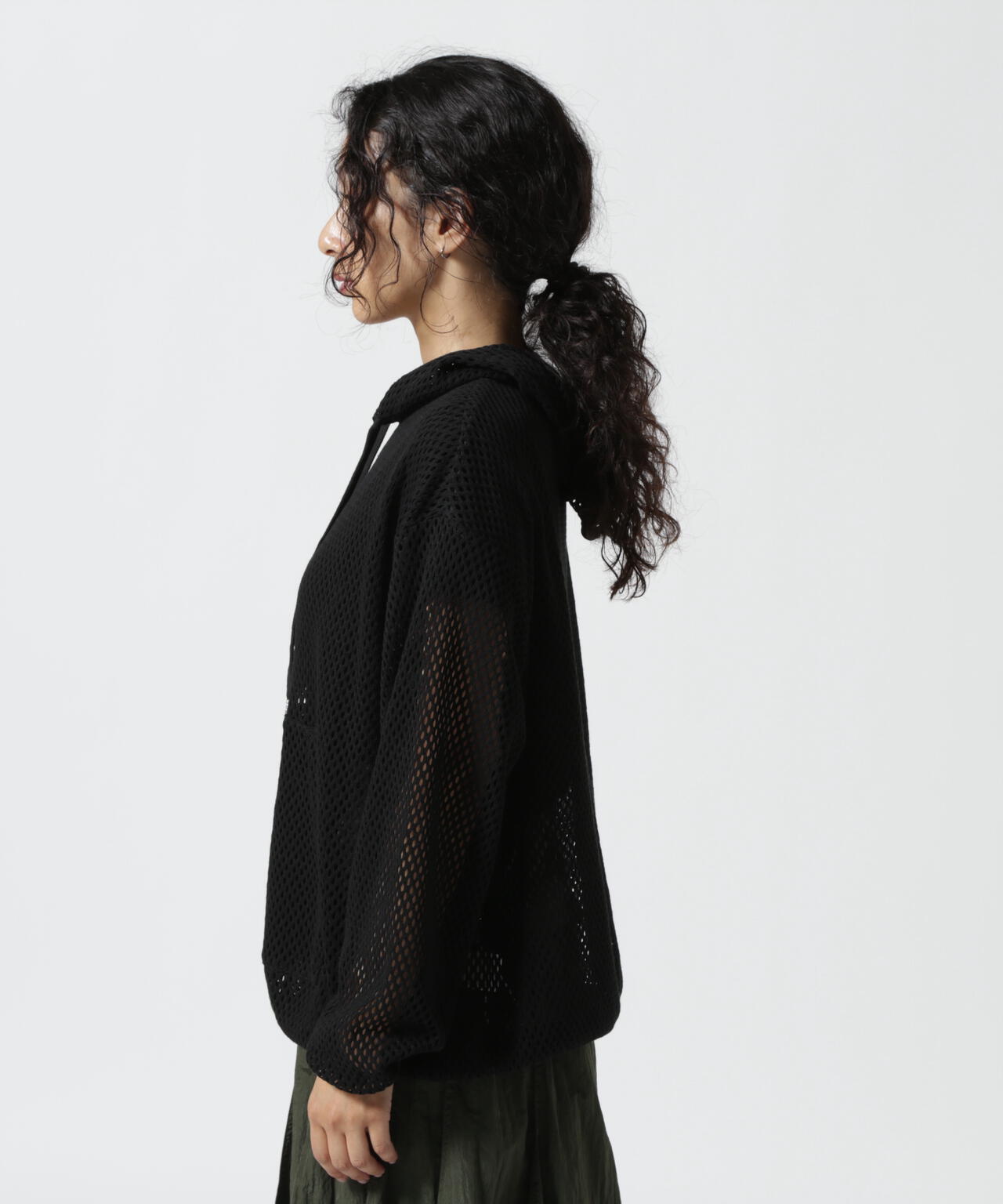 YENN (イエン)MESH LACE HOODIEプルオーバー