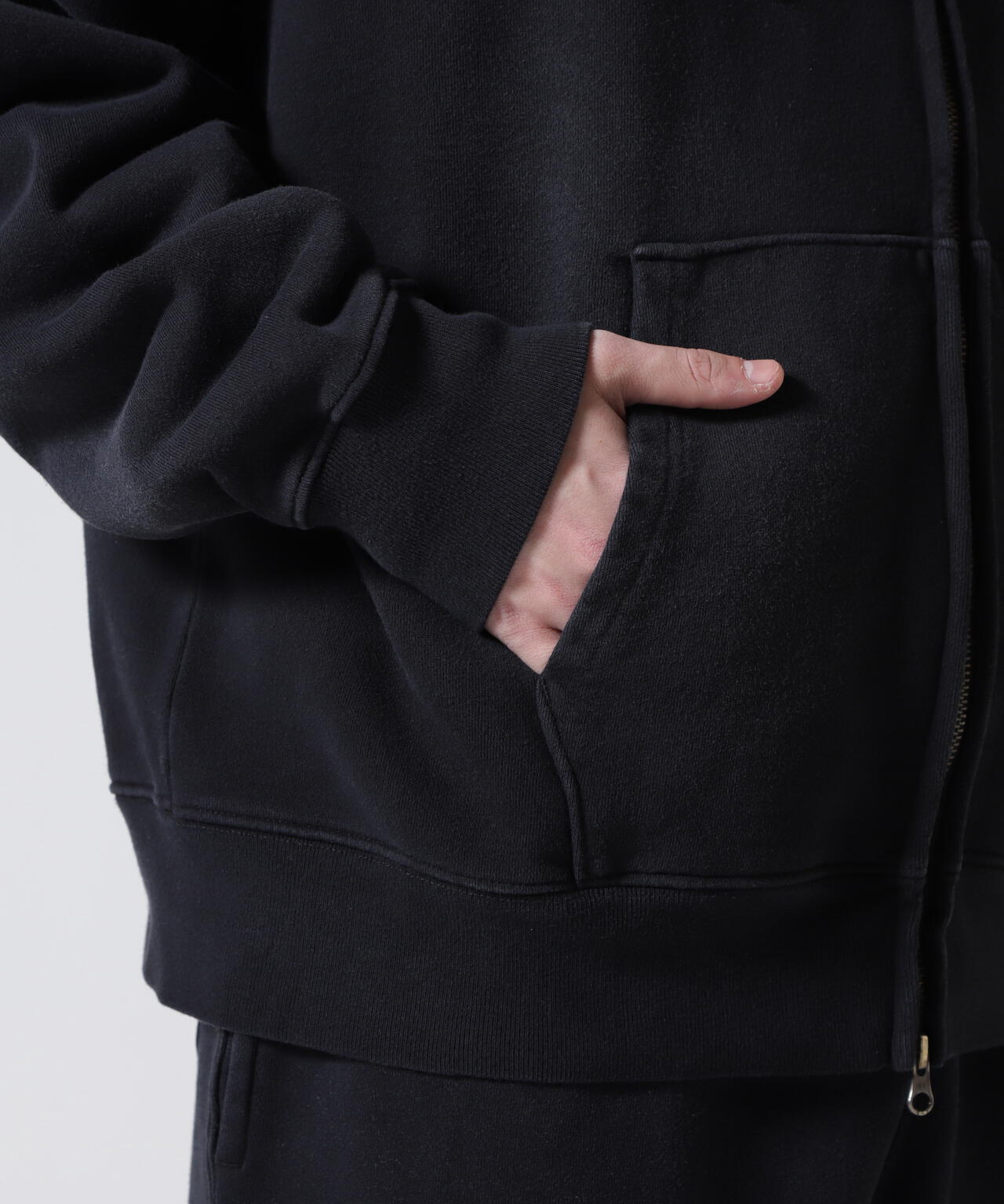 WIND AND SEA(ウィンダンシー)SULFUR DYEING LOGO ZIP SWEATSHIRT