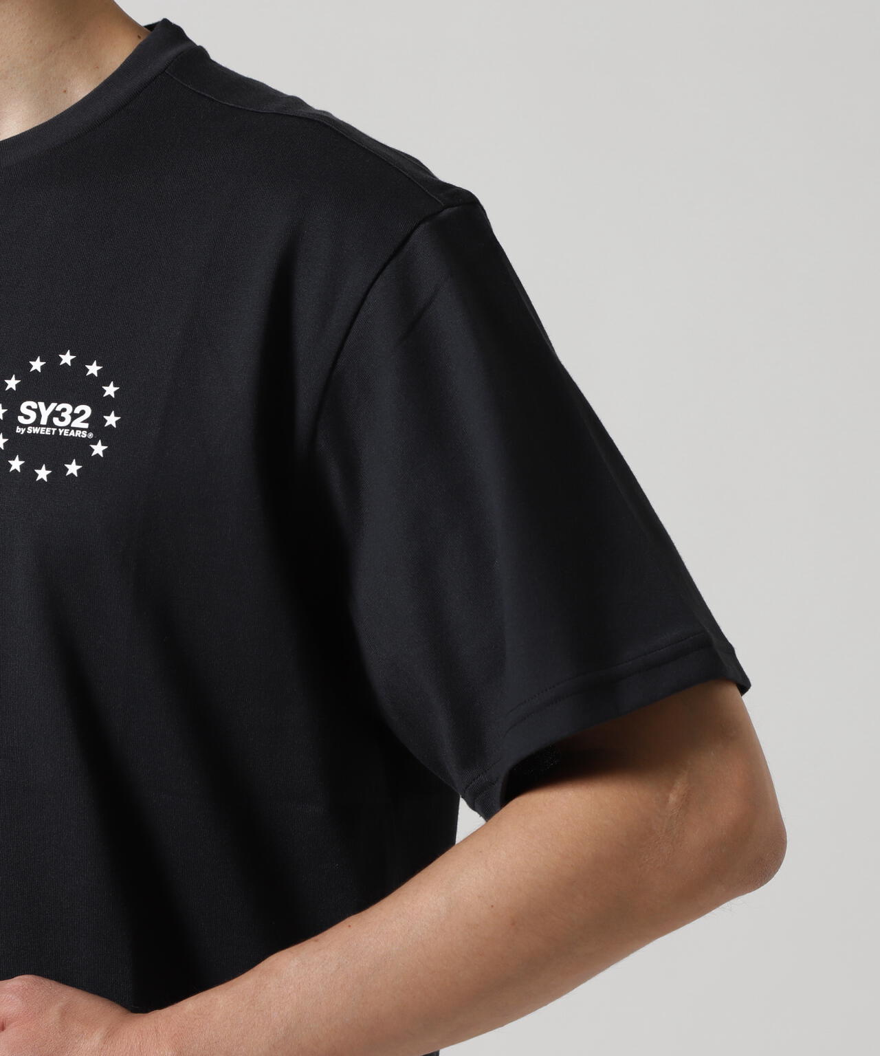 SY32 by SWEET YEARS/エスワイサーティトゥ バイ スィートイヤーズ/MULTI LOGO GRAPHIC TEE