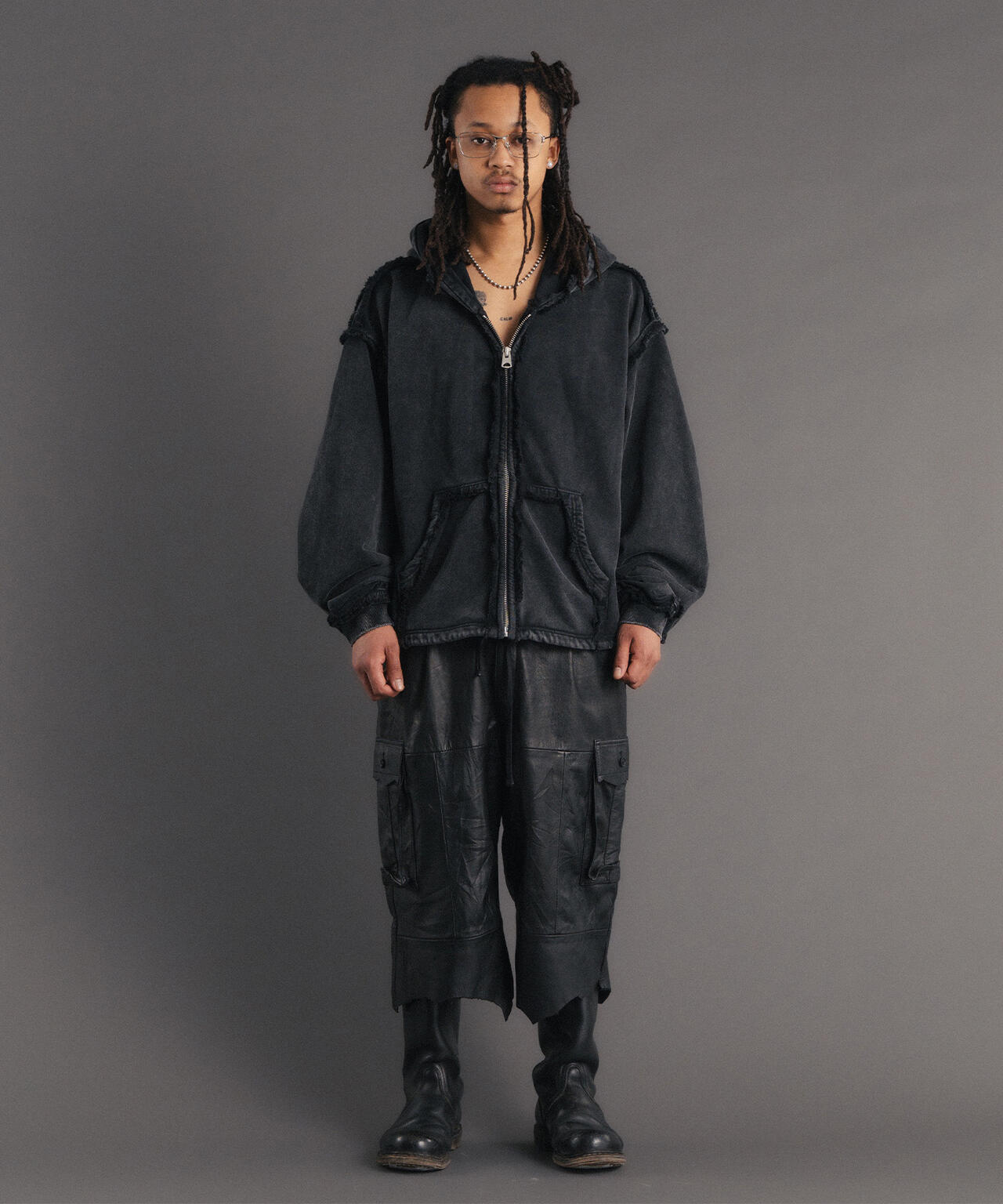 FR(13)NDS/フレンズ/REPRO-LEATHER CARGO SHORTS