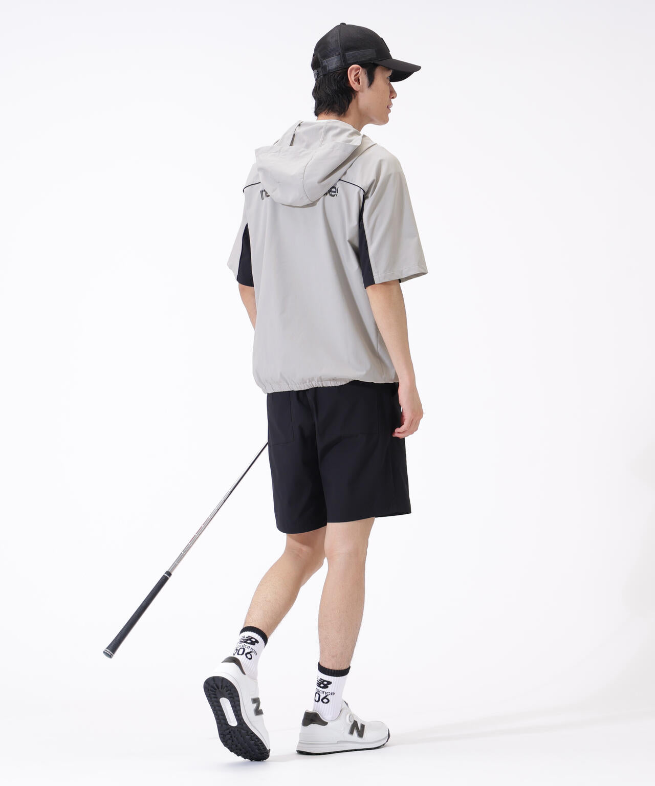 Height: 185cm    Chest: 81cm   Waist: 68cm　Hips: 90cm 着用サイズ：5