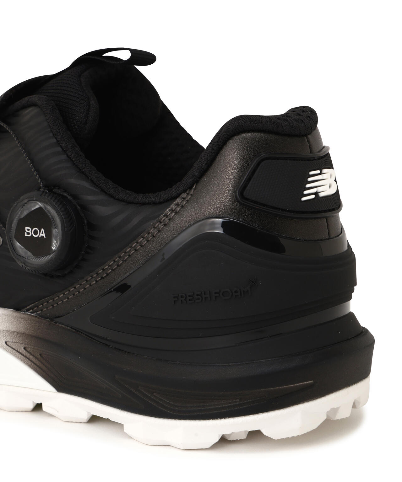 UG2500XC スパイクレスシューズ (UNISEX)