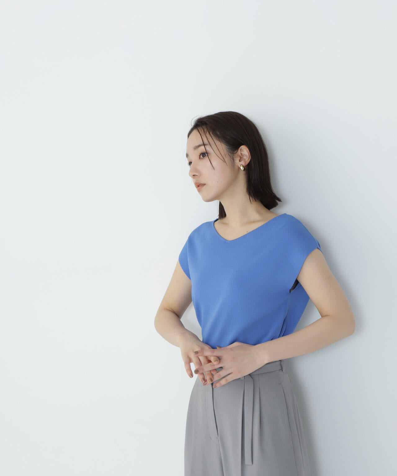 総針ベーシックシリーズ Vネックニット*